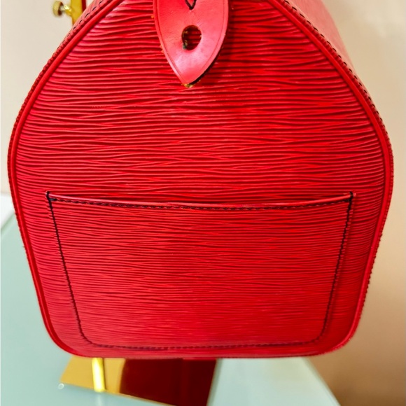 LOUIS VUITTON M42997 LV Speedy 35 Travel Bag Epi Red Leather Gold Hardware - Picture 8 of 16